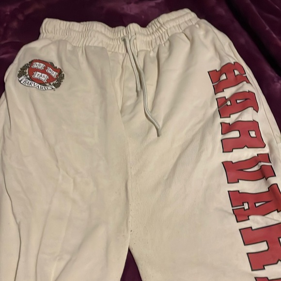 Harvard merch - Picture 1 of 3